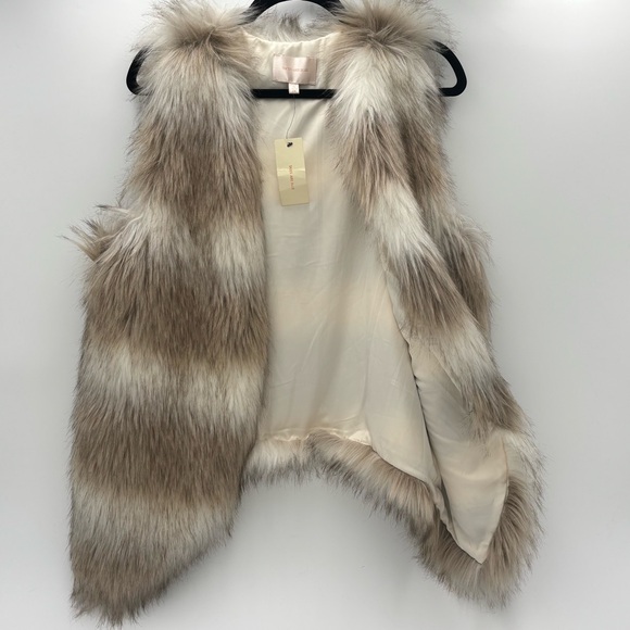 Anthropologie - Skies Are Blue Faux Fur Vest in Cream & Tan (NWT) - Picture 8 of 11